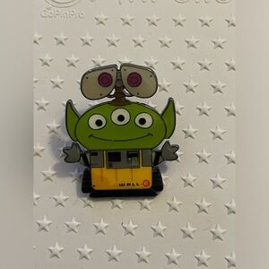 Box Lunch Exclusive Alien Remix Pin - Wall-E